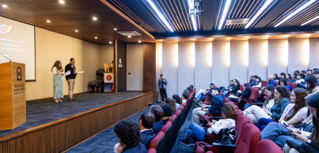 Claudia Miranda y Felipe Pierret inauguarndo le Congreso MICARE 2024