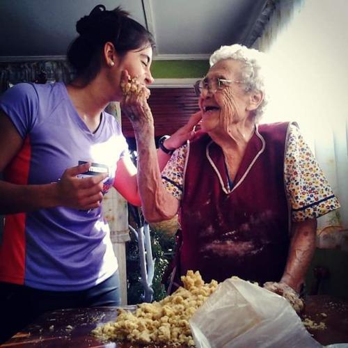 Mi abuelita me enseñó que para cuidar tienes que también cuidarte. Aprendiz de su esencia.